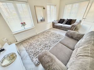 Cuddington Grove Rossmore